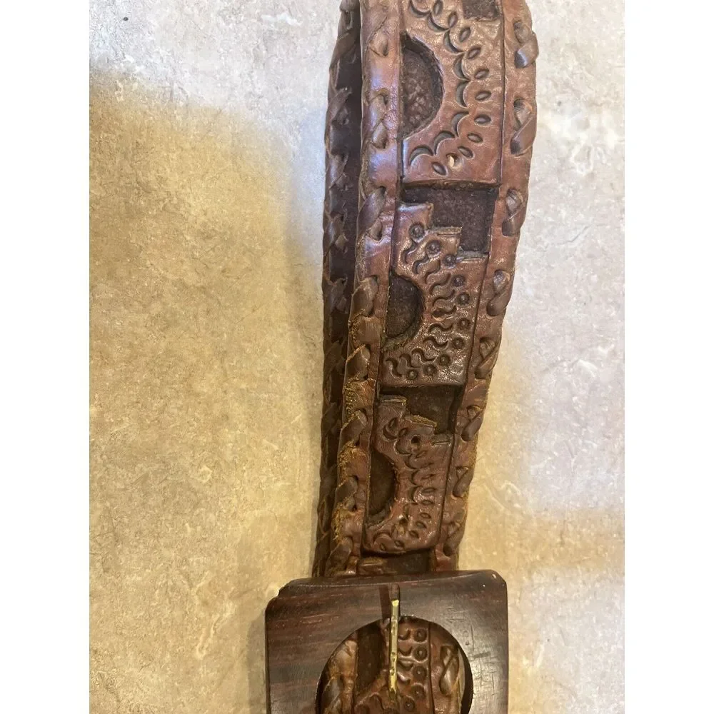 Vintage Hand Tooled Crafted Carved Mexican Western Leather‎ Belt Woman's Small
